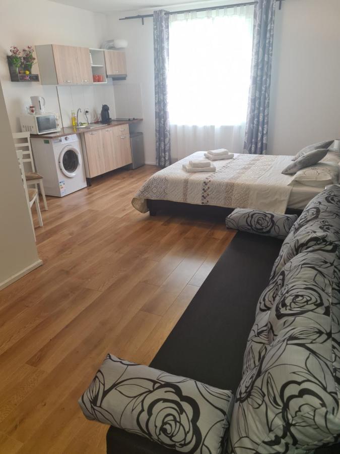 Luca'S Studio 2 ,Close To Therme Bucharest, Airport Otopeni Balotesti Luaran gambar